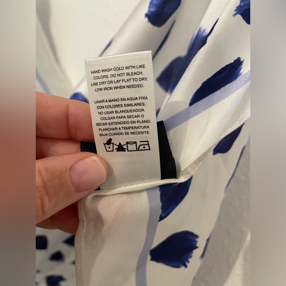 SCOOP 100% SILK Scarf White Blue Print 35 X 35 Square - Picture 5 of 6